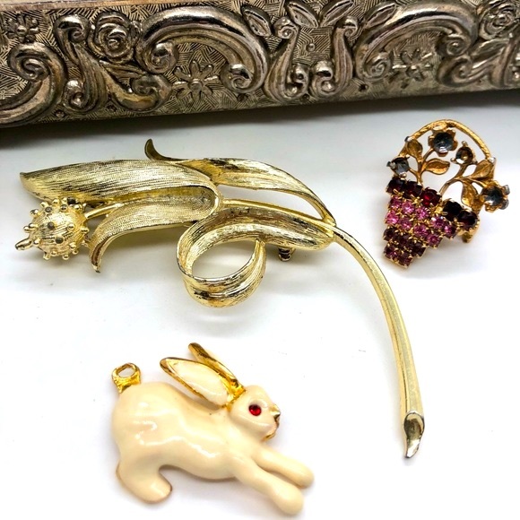 Vintage Rabbit Pendant Charm Rhinestone Brooch lot - Picture 7 of 8